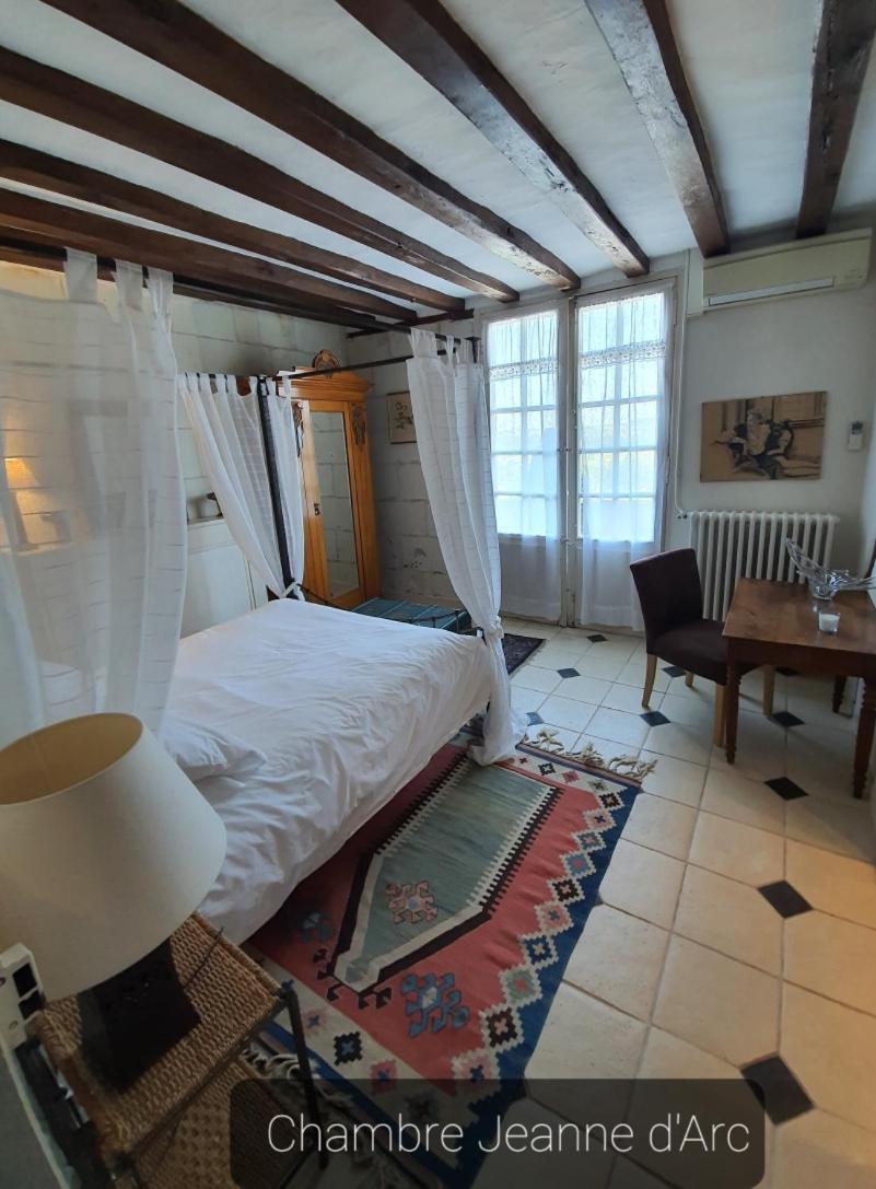 Le Presbytere De La Cite Royale De Loches Kamer foto